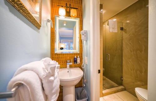 Downtown Cama Y Desayuno | Seascape Tropical Inn - Adult Exclusive