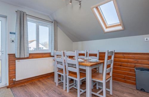 Woolacombe Villa | Seascape Villa 2 at Golden Coast Leisure Park R
