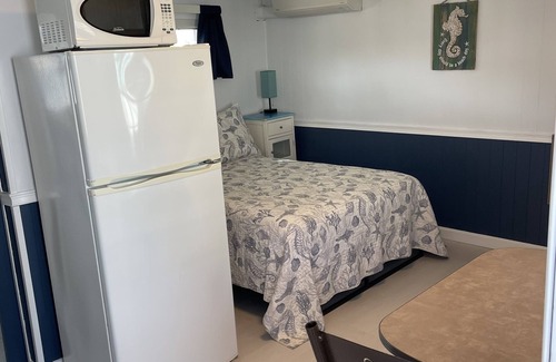 Old Orchard Beach Cabaña | Seashell Cottages/JK Rentals - Cottage 2, 1 full bed