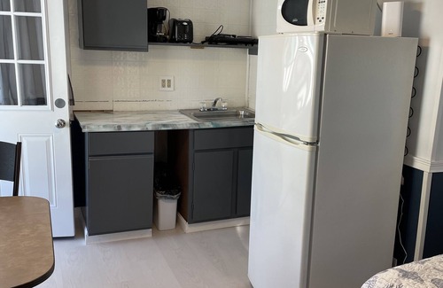 Old Orchard Beach Cabaña | Seashell Cottages/JK Rentals - Cottage 2, 1 full bed
