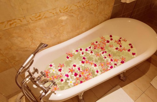 Dar es Salaam Hotel | Seashells Millennium Hotel