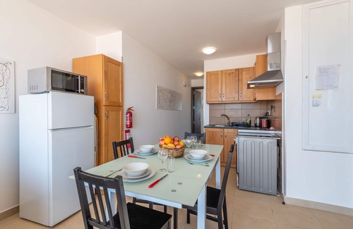 Bugibba Apartamento | Seashells Penthouse Hot Tub Seaview by Getaways Malta