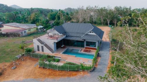Nong Thale Villa | Seashine Private Pool Villa at Klong Muang