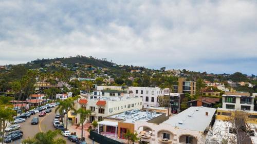 Village of La Jolla Apartamento | Seashore Buyout by AvantStay Sleeps 21 7 Spaces