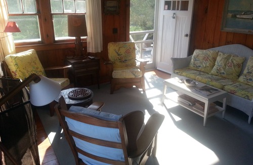 Fair Harbor Casa | Seashore Cottage charm, large deck on 2 lot private ‘‘Preserve,” 300’ from ocean