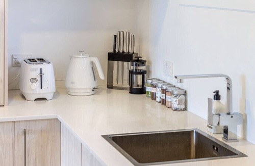 New Brighton Apartamento | Seaside 2 Bed 2 Bath Haven Short Walk to the Beach