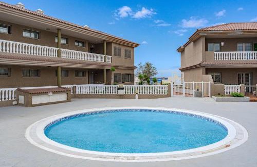 Arico Apartamento | Seaside Apartment with Spacious Terrace, Pool, and Wi-Fi