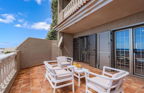 Arico Apartamento | Seaside Apartment with Spacious Terrace, Pool, and Wi-Fi