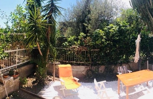 Sant'Alessio Siculo Apartamento | Seaside apartment in St. Alexis