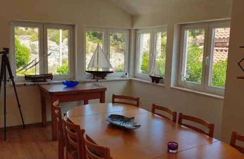 Stomorska Apartamento | Seaside Apartment Šolta