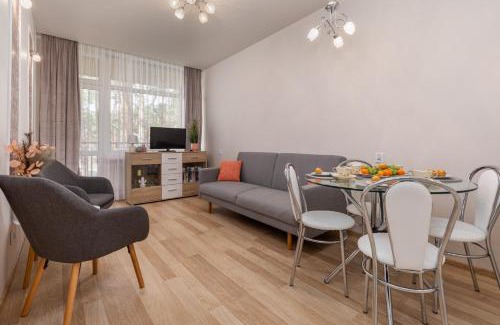Lukecin Apartamento | Seaside Apartment in the Woods with Balcony & 1 Bedroom by Noclegi Renters