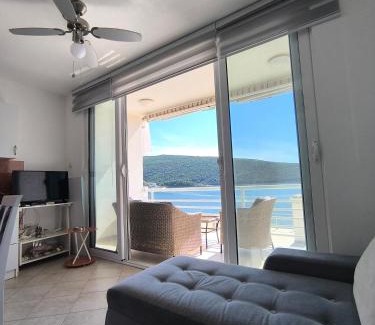 Utjeha Apartamento | Seaside Apartment Kruče