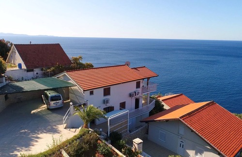 Podobuce Apartamento | Seaside Apartments Hrkać - Standard One Bedroom Apartment with Terrace and Sea View 2