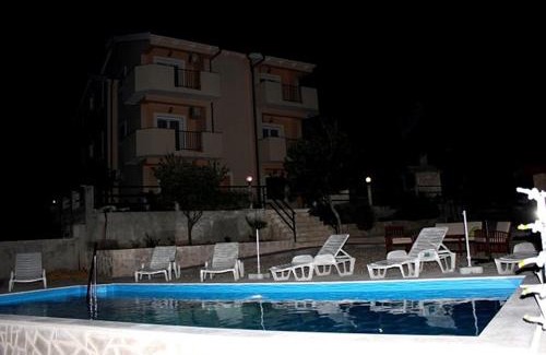 Municipality of Posedarje Apartamento | Seaside apartments with a swimming pool Posedarje, Novigrad - 6162