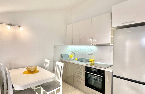 Bijela Apartamento | Seaside apartments Zlokovic