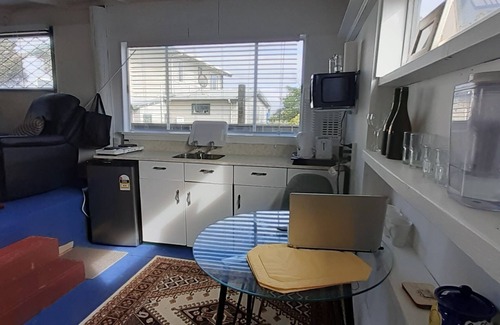Westport Cabaña | Seaside beach studio loft, sheltered garden and cycle trail access. Great value.