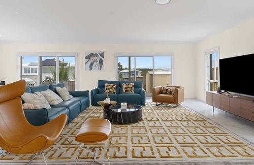 Catherine Hill Bay Casa | Seaside Bliss with Ocean Views