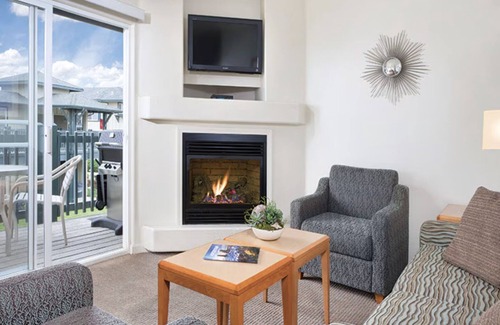 Marina Complejo | Seaside Bliss: Beach Condo Getaway