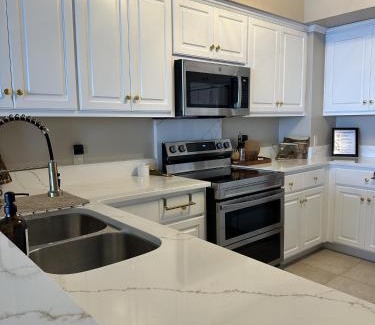 Thomas Drive Apartamento | Seaside Bliss in Gated Community - 1504 condo