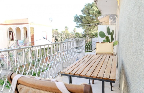 Caucana-finaiti-casuzze-finaiti Nord Apartamento | Seaside Bliss: Kaukana Moon Apartment with Parking