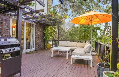 Torbay Casa | Seaside Bougainvillea Retreat close to Beaches