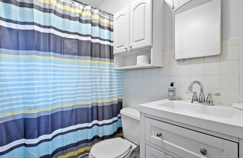 Jog Road Casa | Seaside Bungalow 150 Steps from Ocean