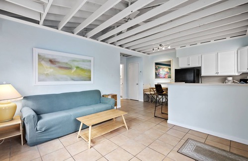 Jog Road Casa | Seaside Bungalow 150 Steps from Ocean