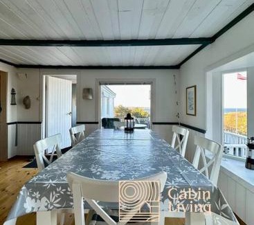 Lillesand Casa | Seaside cabin with terrace and ocean view