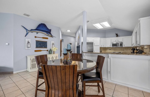 Flour Bluff Casa | Seaside Canal Retreat: Renovated Home with Private Dock Near Port Aransas