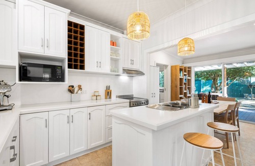 Portarlington Casa | Seaside Chic: stylish, private, conveniently located, minutes from beach/ town