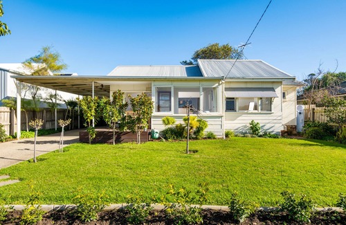 Portarlington Casa | Seaside Chic: stylish, private, conveniently located, minutes from beach/ town