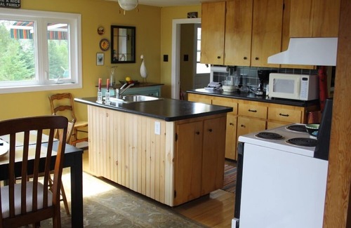 Blandford Cabaña | Seaside Cottage - Blandford, Nova Scotia, Canada