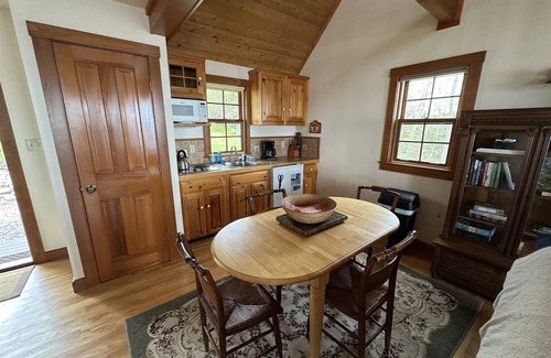 Lincolnville Cabaña | SEASIDE COTTAGE- LOON- Town of Lincolnville
