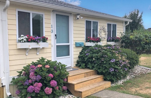 Fairhaven Casa | Seaside Cottage Steps to Beach/Close to Ferry to Martha's Vineyard & Nantucket
