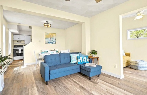 Barrington Cabaña | Seaside Cottage