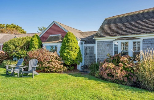 Yarmouth Cabaña | Seaside Cottage with Private Beach – Your Hidden Treasure!