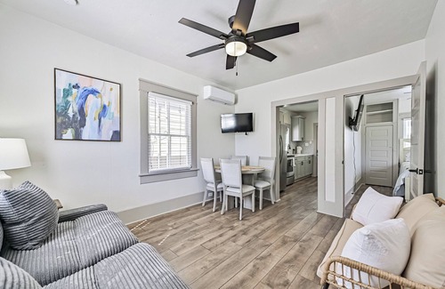 South Houston Cabaña | Seaside Cottage-Walk 2 Beach!
