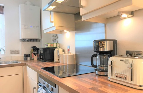 Worthing Casa | Seaside Cottage With Parking