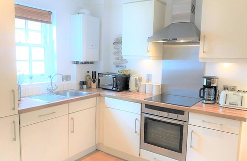 Worthing Casa | Seaside Cottage With Parking