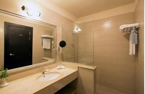 El Hadaba Hotel | Seaside Resort w/ Stunning Views, Full Spa & Family Amenities l 3 Rooms