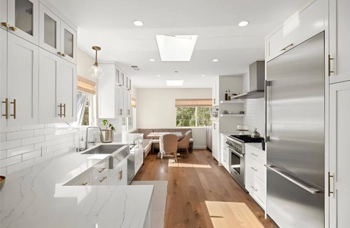 Tree Section Casa | Seaside Elegance Chic Getaway Near Downtown