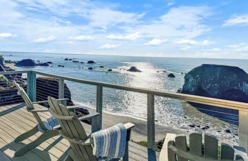 Sereno del Mar Casa | Seaside Elegance Oceanfront Escape with 3 Suites