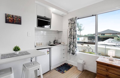 Narrow Neck Apartamento | Seaside Escape is close to the beach