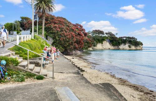 Narrow Neck Apartamento | Seaside Escape is close to the beach