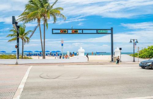 Birch Park Finger Streets Apartamento | Seaside Escape Steps to Beach, Dining, Shopping and Las Olas!