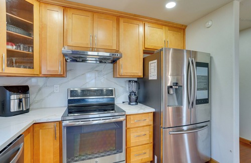 Eureka Casa | Seaside Eureka Vacation Rental w/ Bay Views!