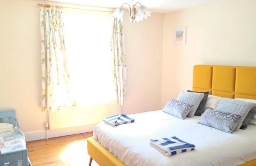 Exmouth Casa | Seaside, Exmouth Centre - sleeps 6+