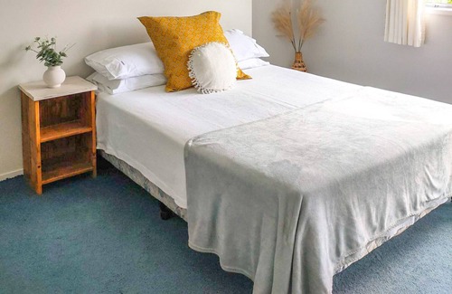 Pukehina Casa | Seaside Family Escape - bring the pets too!