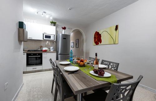 Għadira Apartamento | Seaside Flat with Scenic Country Views