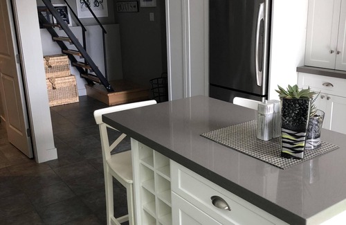 District of North Vancouver Cabaña | Seaside Garden Cottage en Scenic Indian Arm, North Vancouver